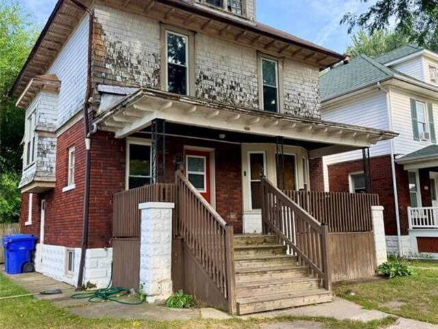 490 CRAWFORD Windsor Ontario, N9A 5C4 - 4 Bedrooms Home For Sale