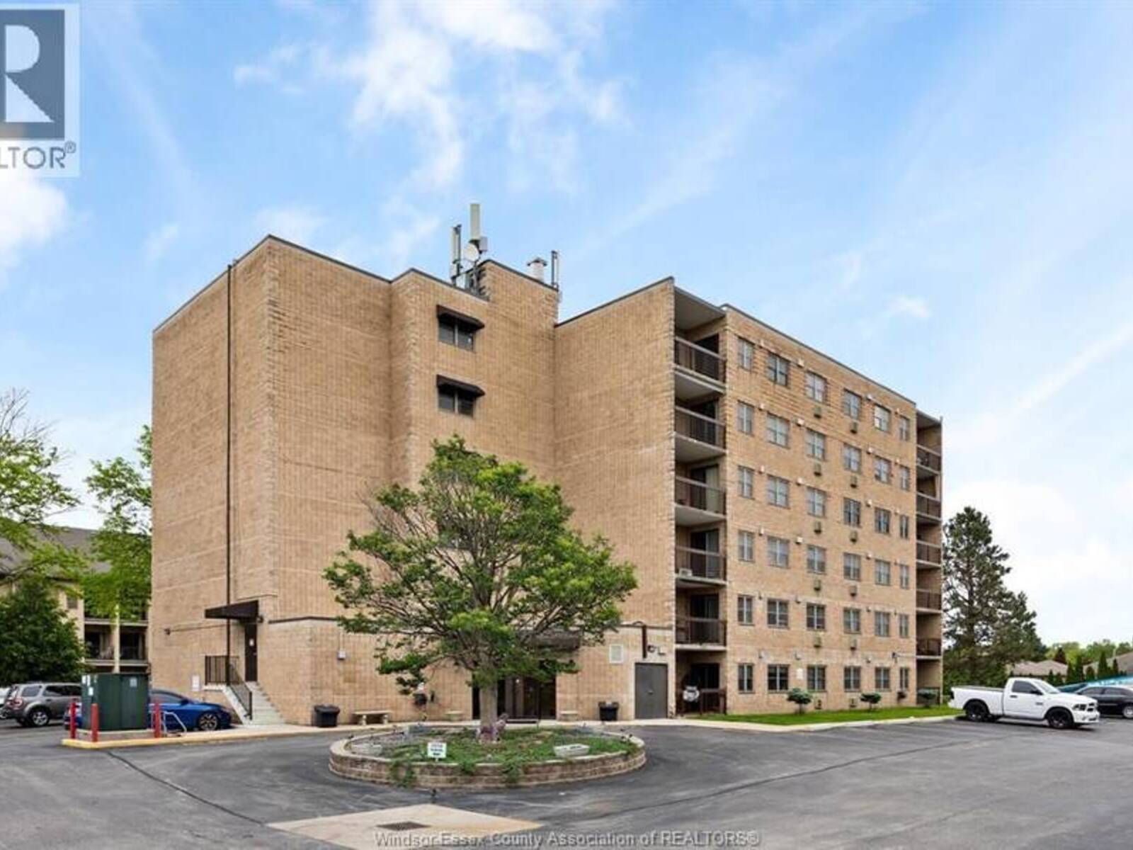 1905 NORMANDY Unit# 405, LaSalle, Ontario N9H 1P9