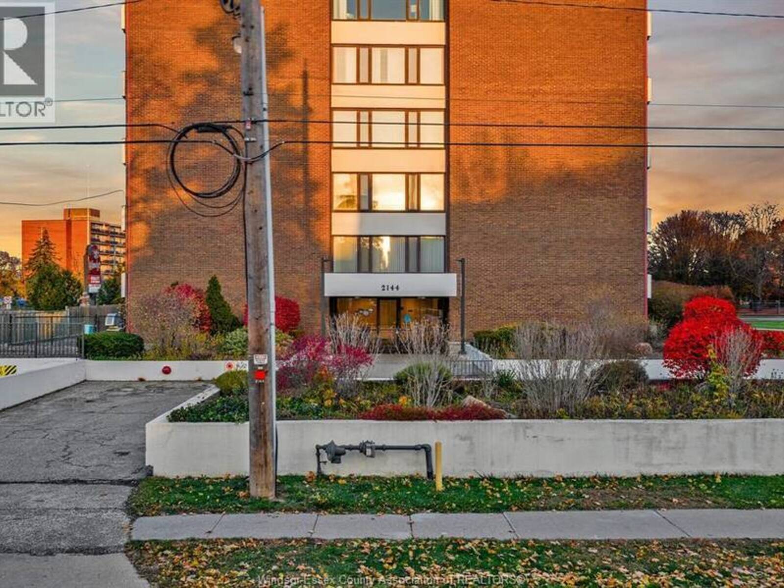 2144 PELISSIER Unit# 602, Windsor, Ontario N8X 1N4
