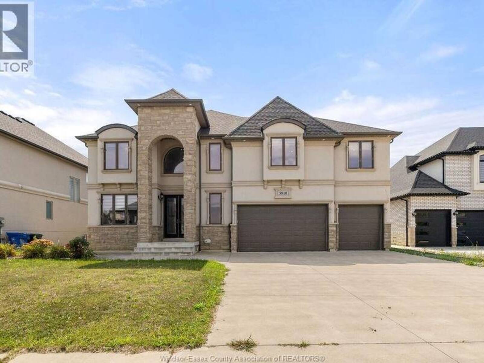 3910 LASALLE WOODS BOULEVARD, LaSalle, Ontario N9H 0G6