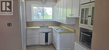 390 EAST BEACH | Leamington Ontario | Slide Image Ten