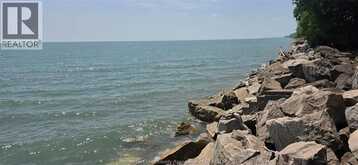 390 EAST BEACH | Leamington Ontario | Slide Image Thirty-seven