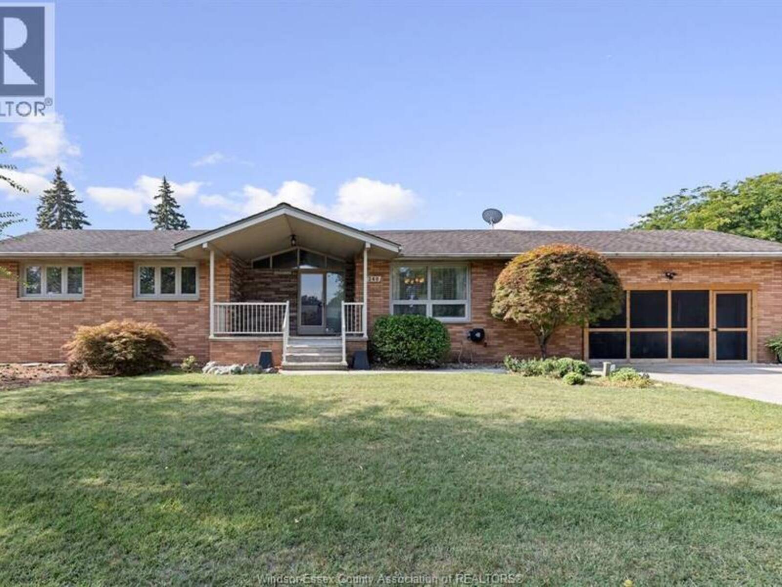 240 LAFFERTY, LaSalle, Ontario N9J 1K3