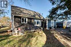 625 SYDENHAM STREET | Essex Ontario | Slide Image Two