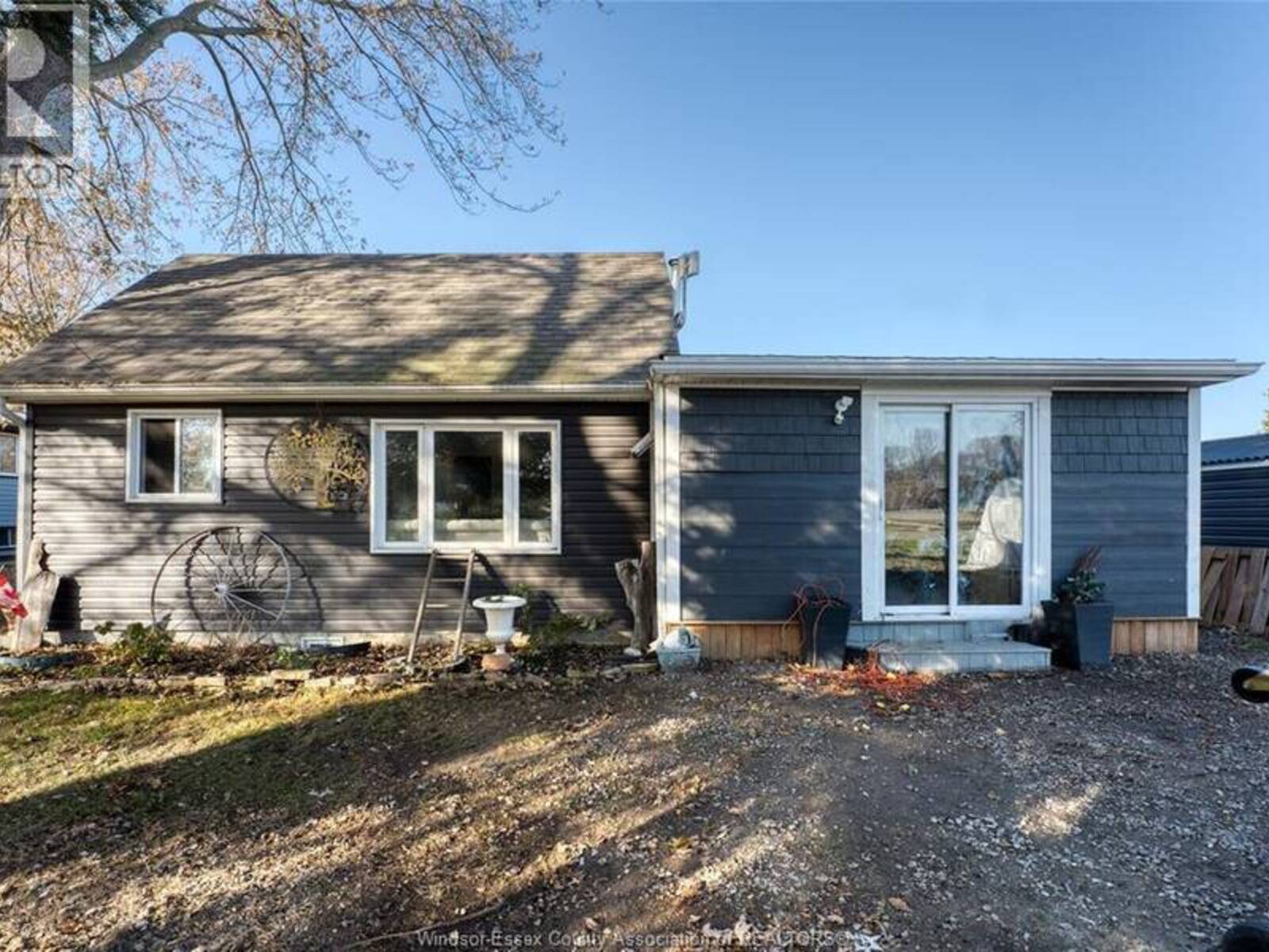 625 SYDENHAM STREET, Essex, Ontario N0R 1G0