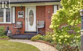 3571 ROXBOROUGH | Windsor Ontario | Slide Image Four