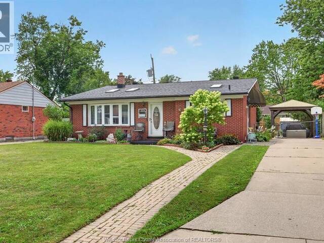 3571 ROXBOROUGH Windsor Ontario, N9E 3A3 - 3 Bedrooms Home For Sale