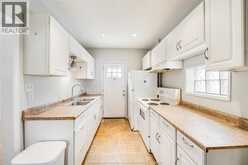 392 CURRY AVENUE | Windsor Ontario | Slide Image Thirteen