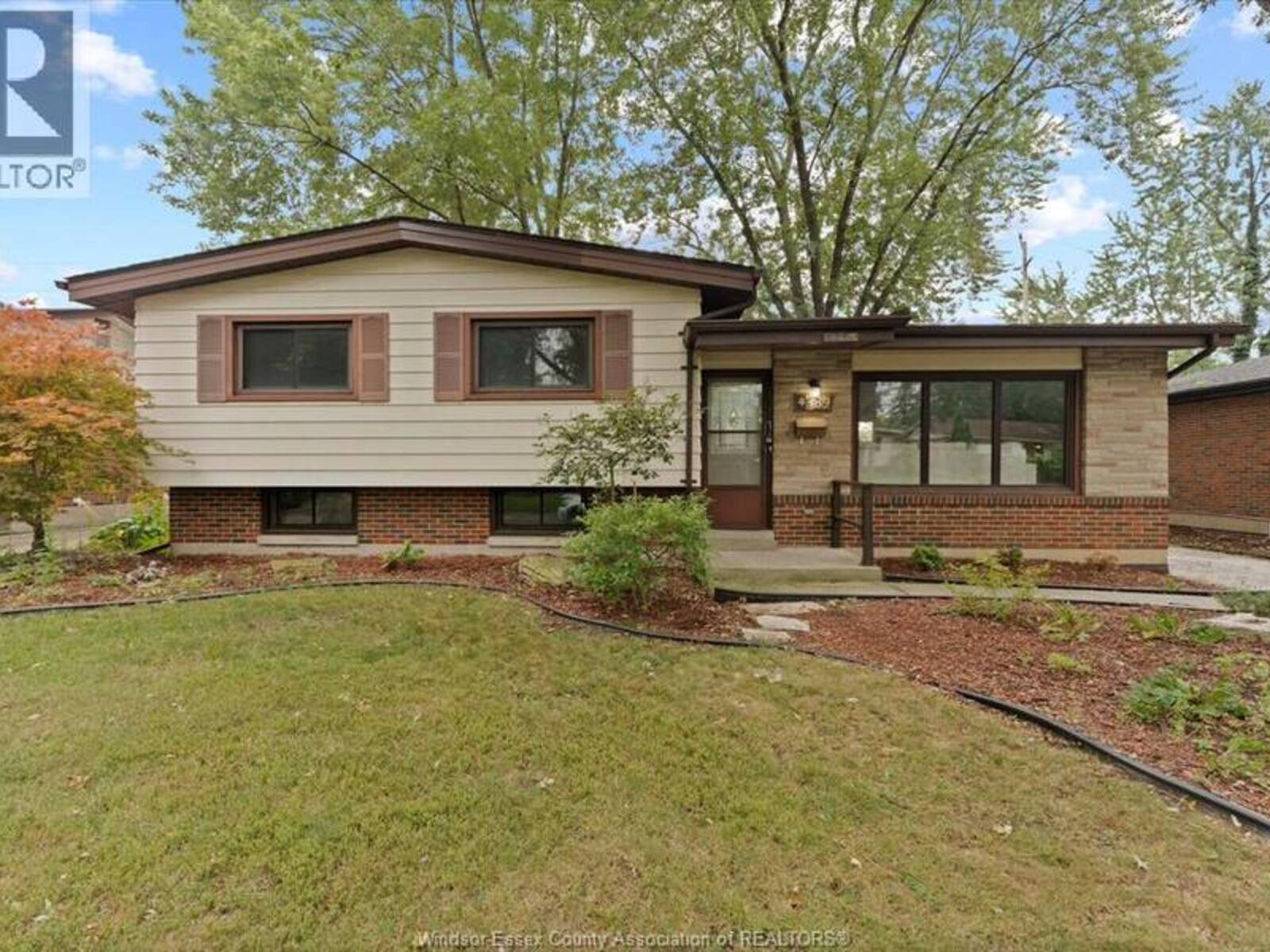 4339 ASHFIELD CRESCENT, Windsor, Ontario N9W 4K9