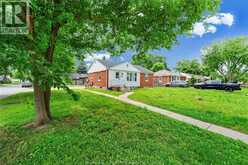 3495 LONGFELLOW AVENUE | Windsor Ontario | Slide Image Eight