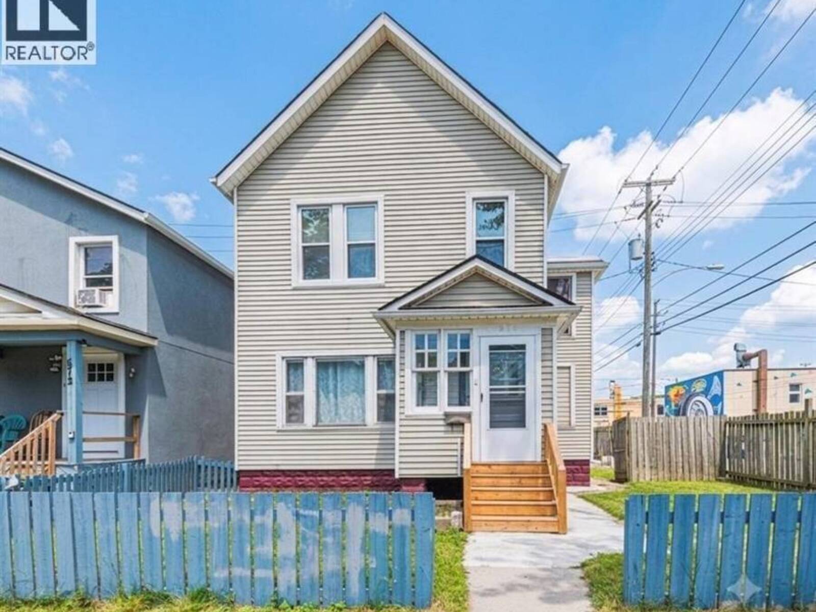 576 JANETTE, Windsor, Ontario N9A 4Z5