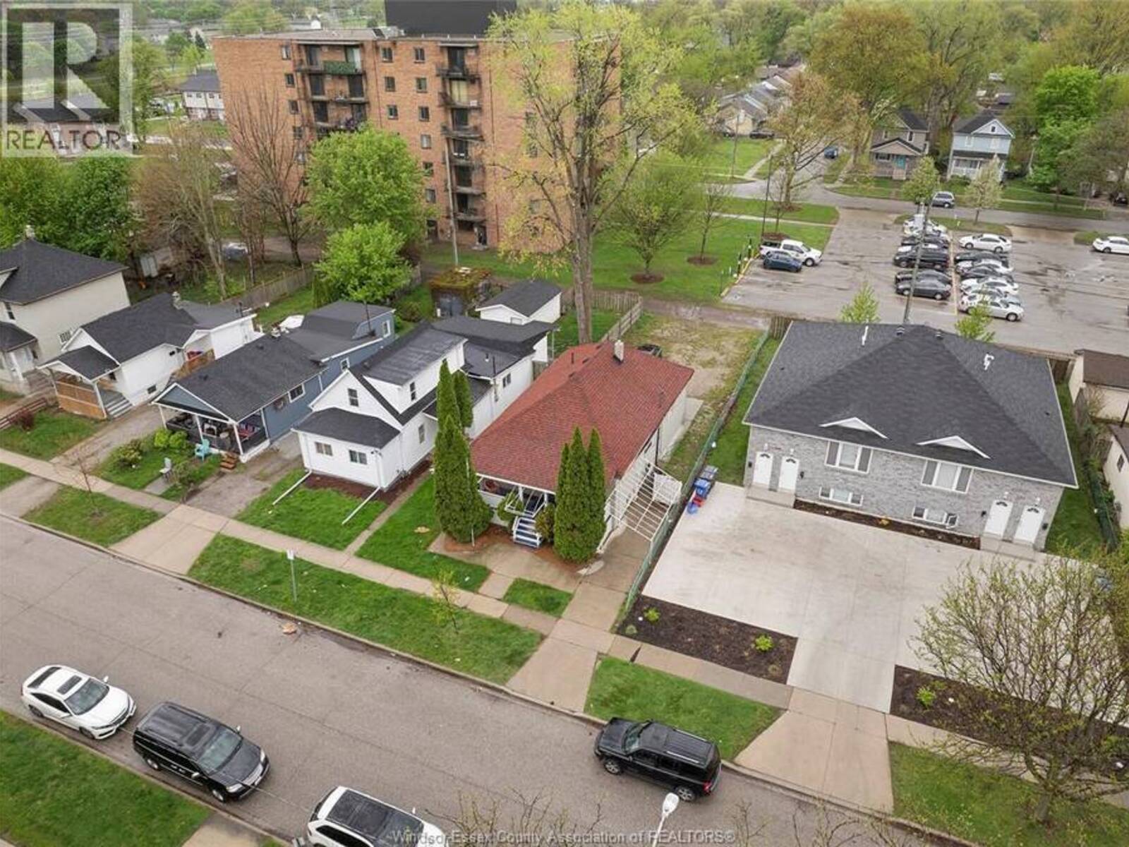 609 ST. JOSEPH, Windsor, Ontario N9C 3H3