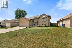 837 Cottage Grove | Kingsville Ontario | Slide Image Three