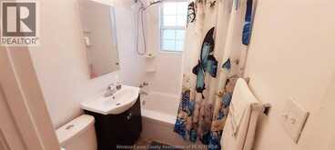 1047 ESDRAS AVENUE | Windsor Ontario | Slide Image Seventeen