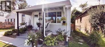 1047 ESDRAS AVENUE | Windsor Ontario | Slide Image Two