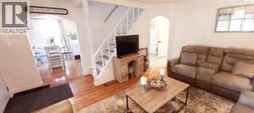 1047 ESDRAS AVENUE | Windsor Ontario | Slide Image Eight