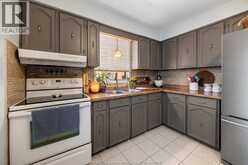 2841 GARVEY CRESCENT | Windsor Ontario | Slide Image Ten