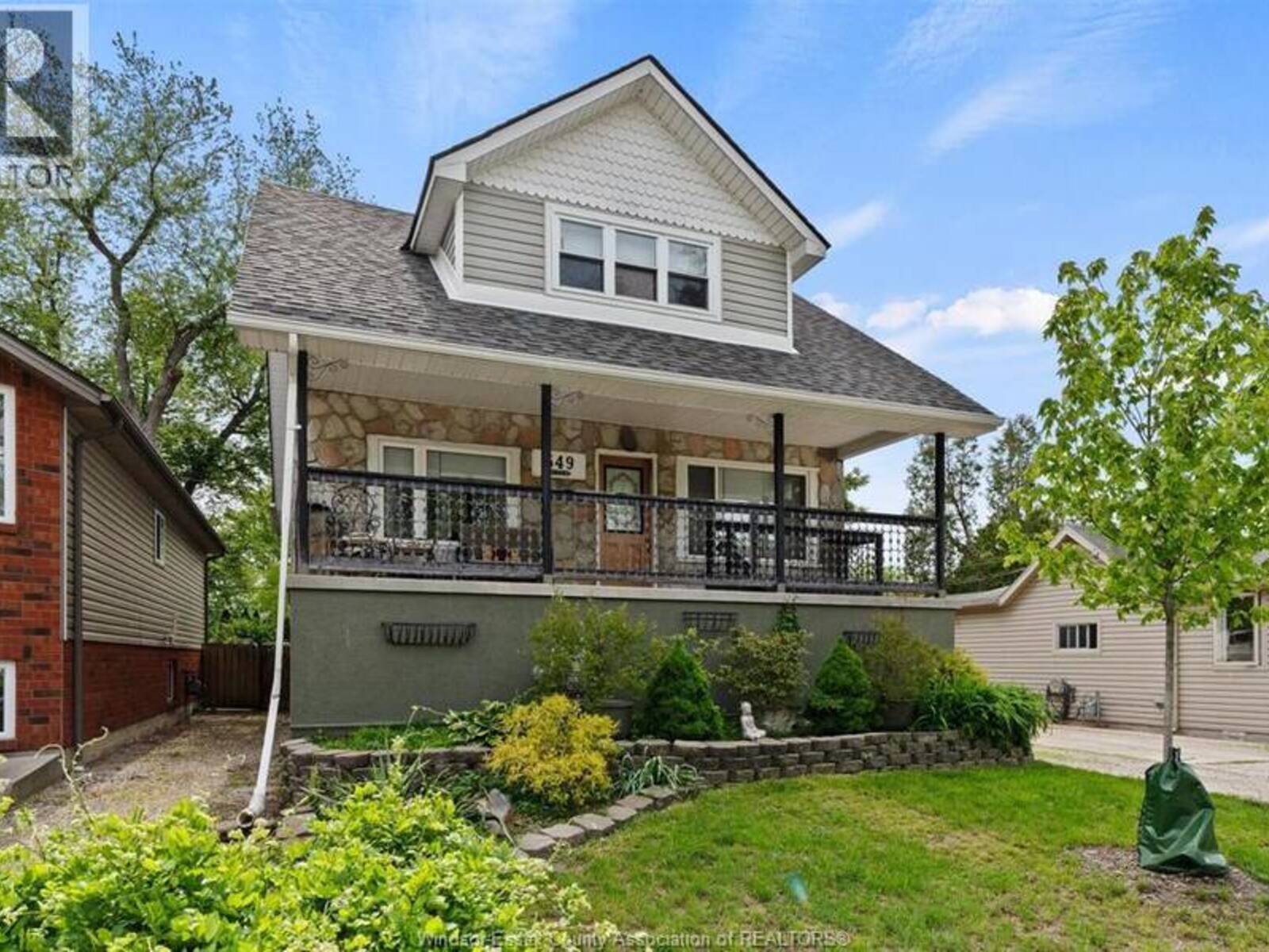 549 CLOVER, Windsor, Ontario N8P 1C5