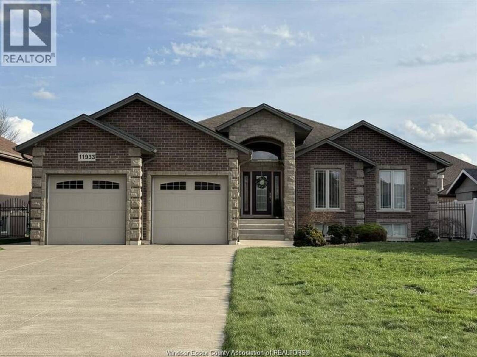 11933 MAISONNEUVE STREET, Tecumseh, Ontario N8N 1R2