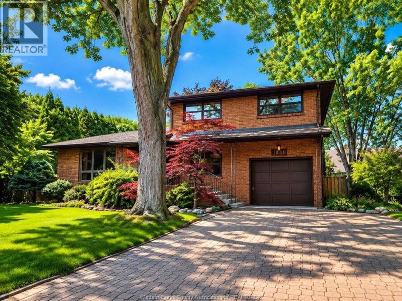 1840 OMIRA STREET, LaSalle, Ontario N9H 1R2