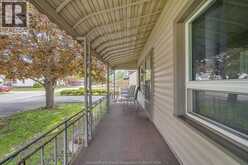 623 EDINBOROUGH | Windsor Ontario | Slide Image Four
