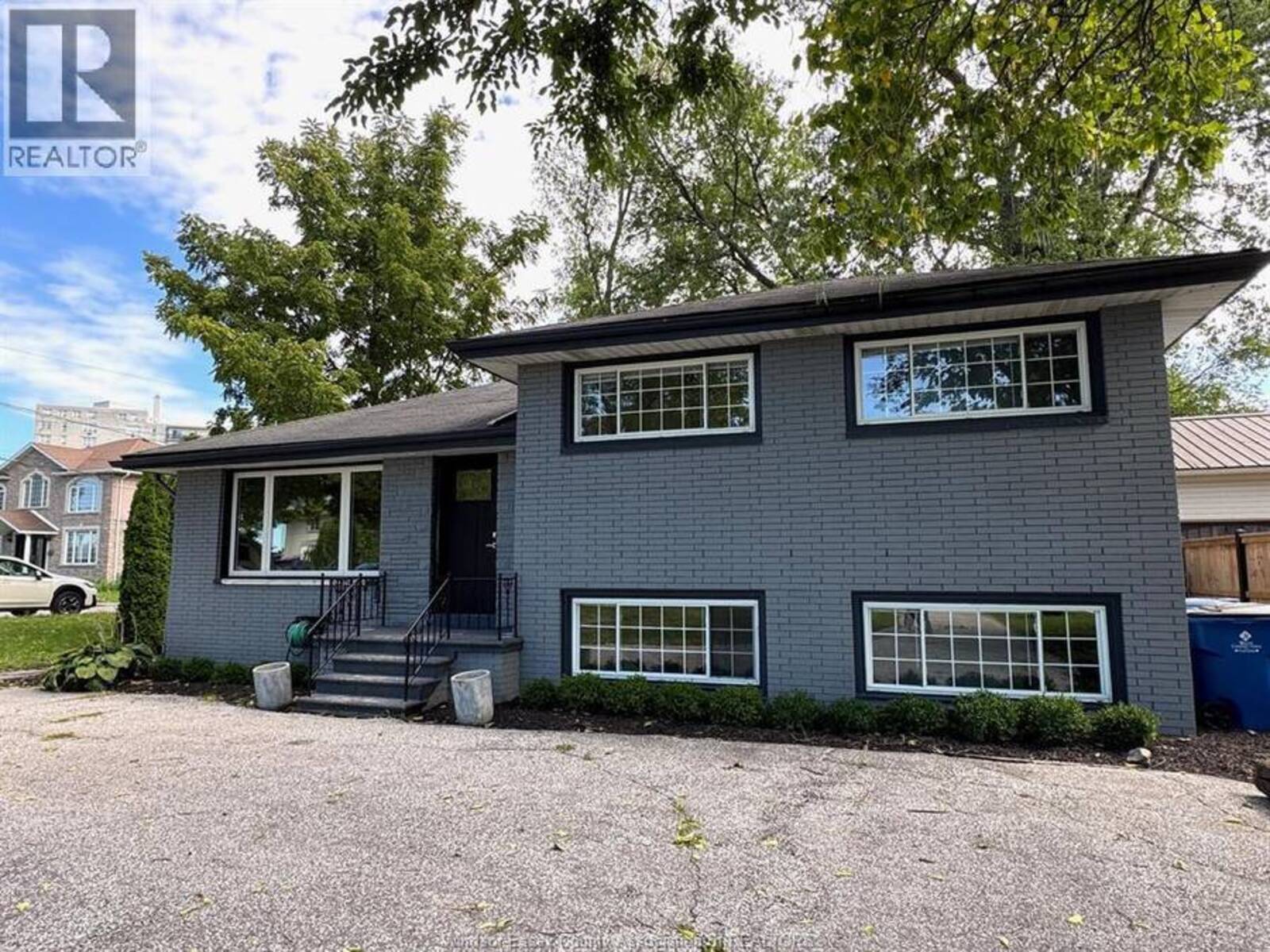 8177 RIVERSIDE DRIVE East, Windsor, Ontario N8S 1E5