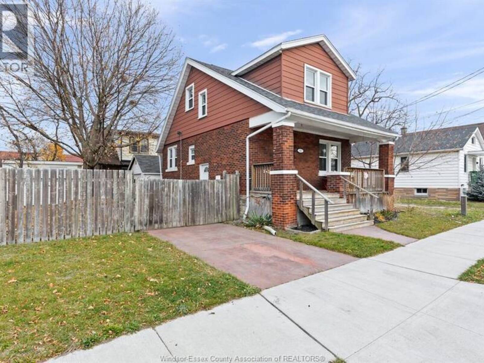 936 ARTHUR, Windsor, Ontario N8Y 3Y3