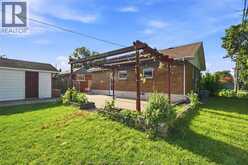8327 MENARD STREET | Windsor Ontario | Slide Image Thirty