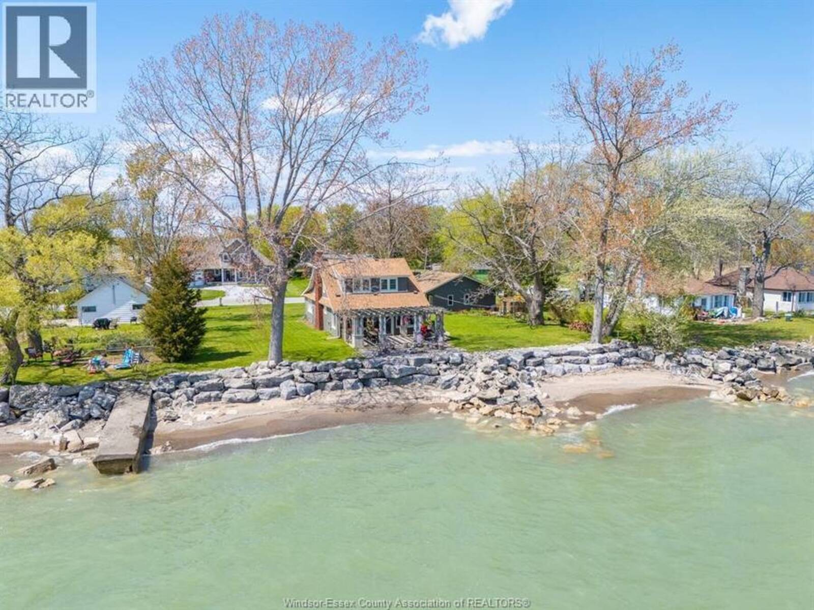 1465 HERITAGE ROAD, Kingsville, Ontario N9Y 2E6