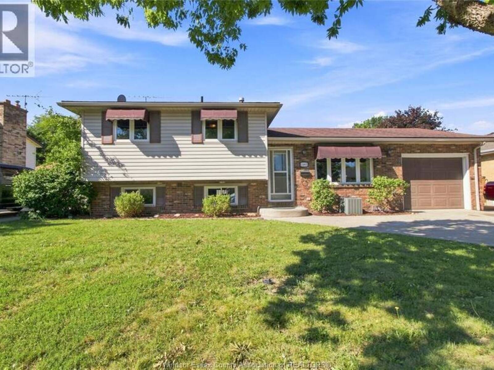 1085 WATSON, Windsor, Ontario N8S 3T3