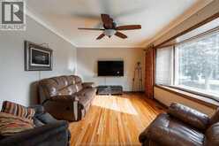 583 BERTHA | Windsor Ontario | Slide Image Five