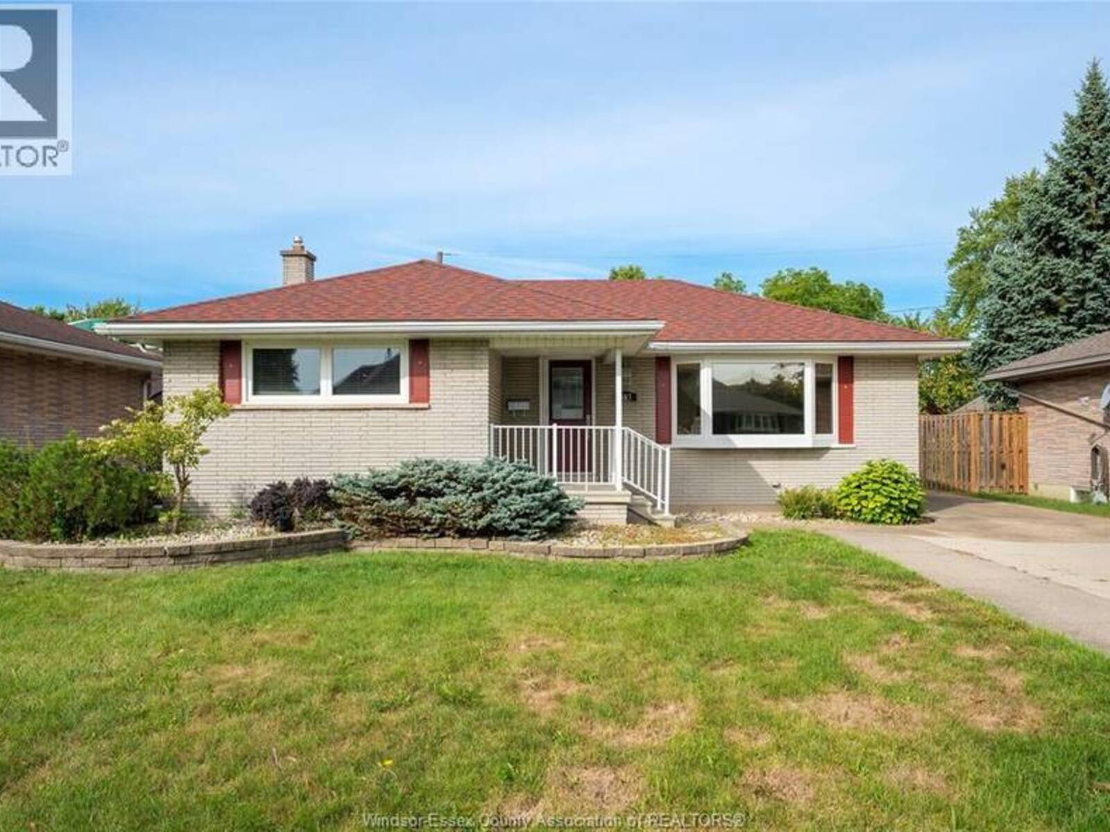 583 BERTHA, Windsor, Ontario N8P 1B6