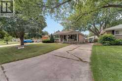 923 GREENDALE DRIVE | Windsor Ontario | Slide Image Two