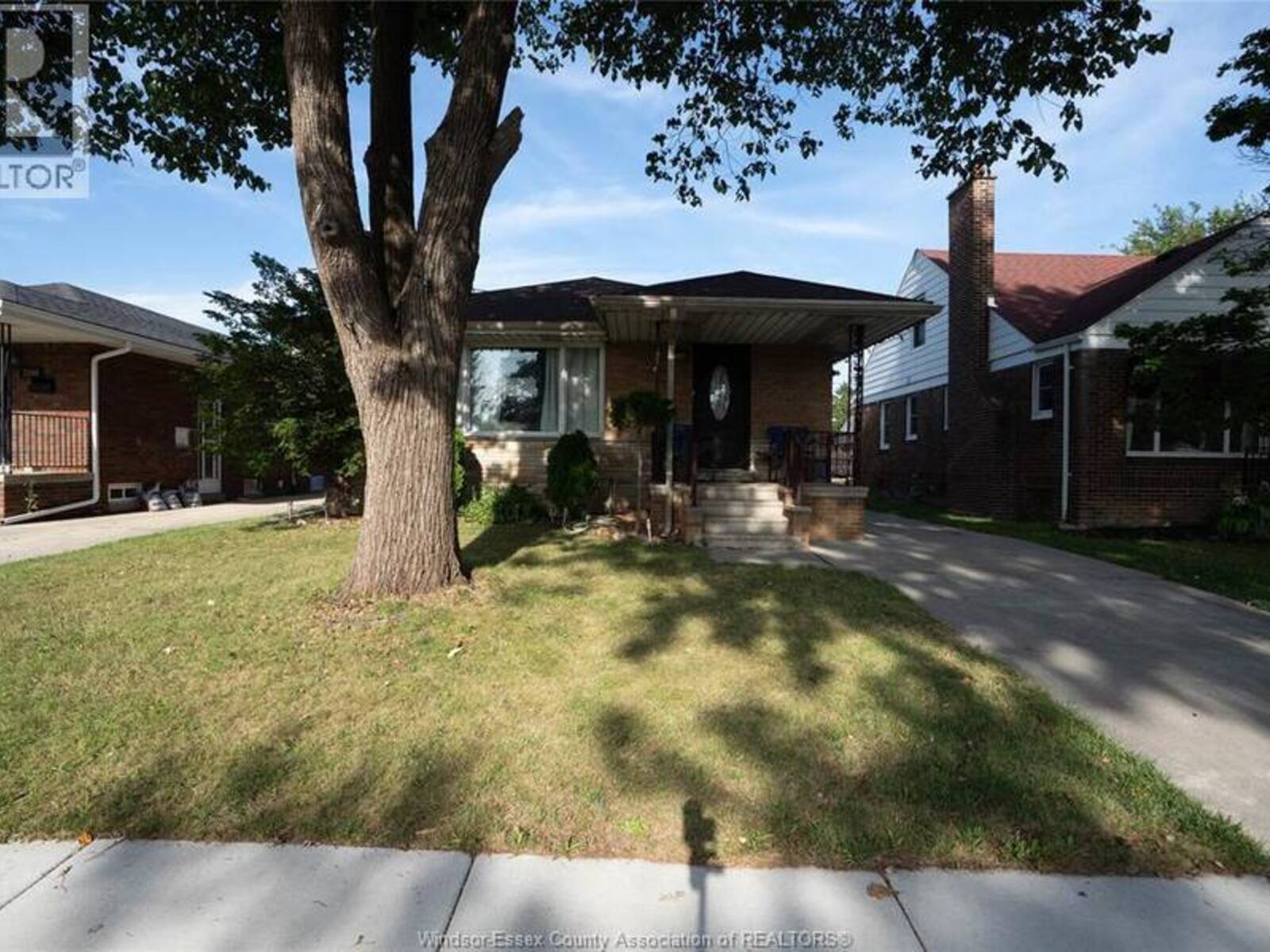 2250 Woodlawn AVENUE, Windsor, Ontario N8W 2H3