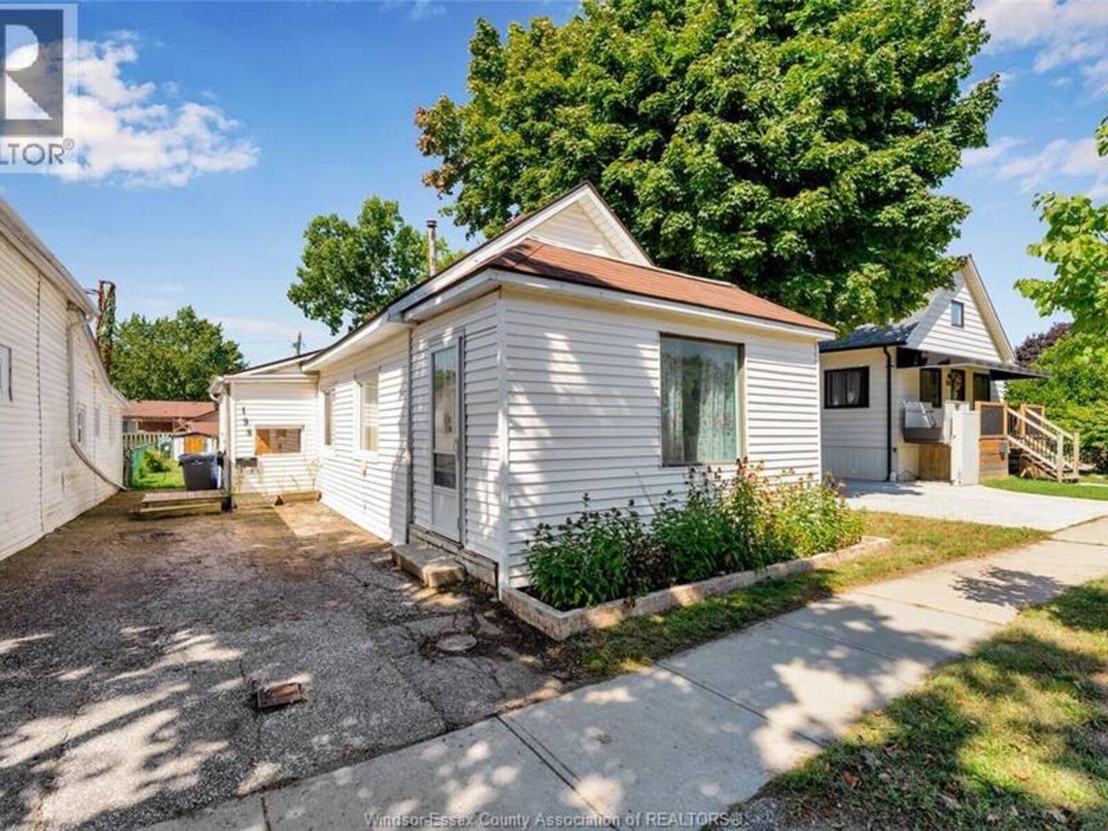 198 BROCK, Amherstburg, Ontario N9V 2G9