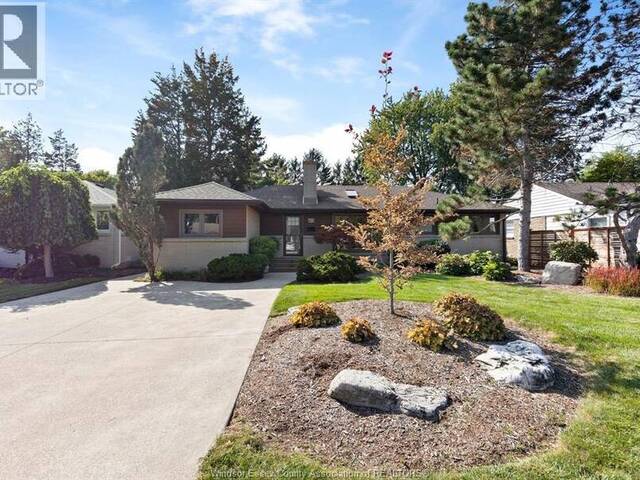 345 GRACE ROAD Tecumseh Ontario, N8N 2G6 - 3 Bedrooms Home For Sale