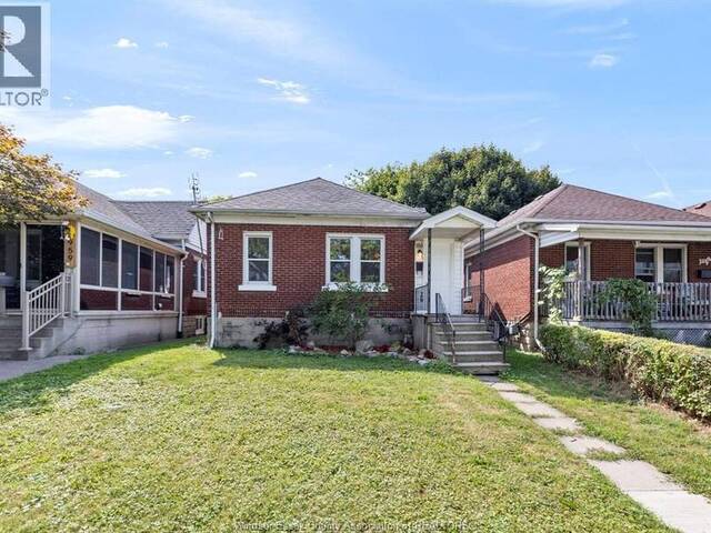 955 MCEWAN Windsor Ontario, N9B 2G1 - 2 Bedrooms Home For Sale