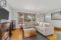 2618 ASKIN AVENUE | Windsor Ontario | Slide Image Eight