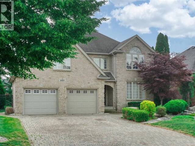 937 PAVAN Windsor Ontario, N9G 2X5 - Property For Sale