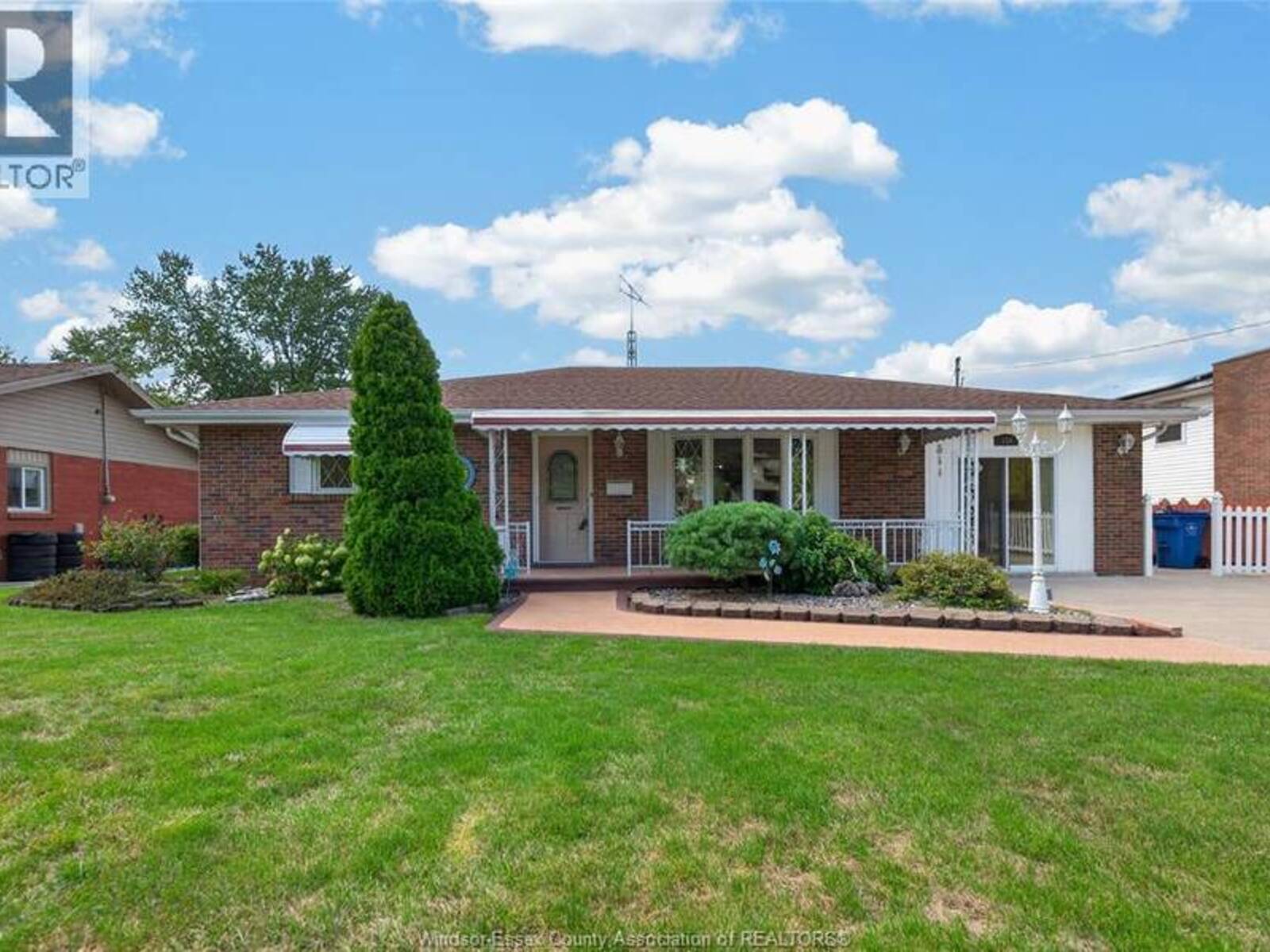 326 Evelyn STREET, Lakeshore, Ontario N8L 0L3