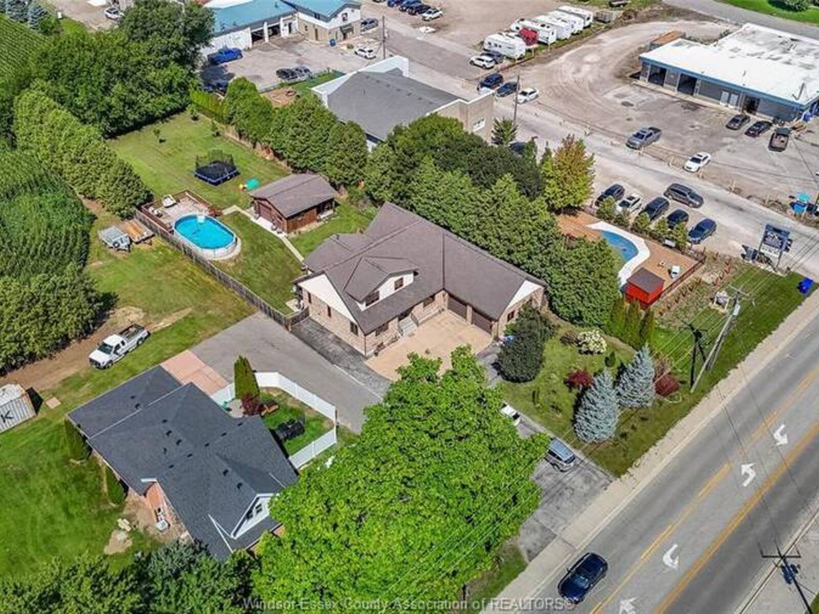 1709 Division ROAD, Kingsville, Ontario N9Y 2H1
