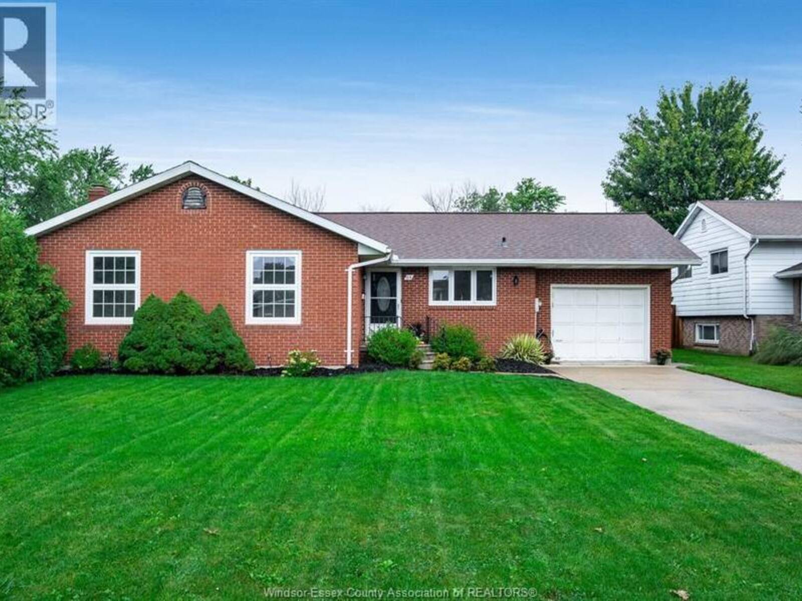 84 Palmer DRIVE, Kingsville, Ontario N9Y 3B4