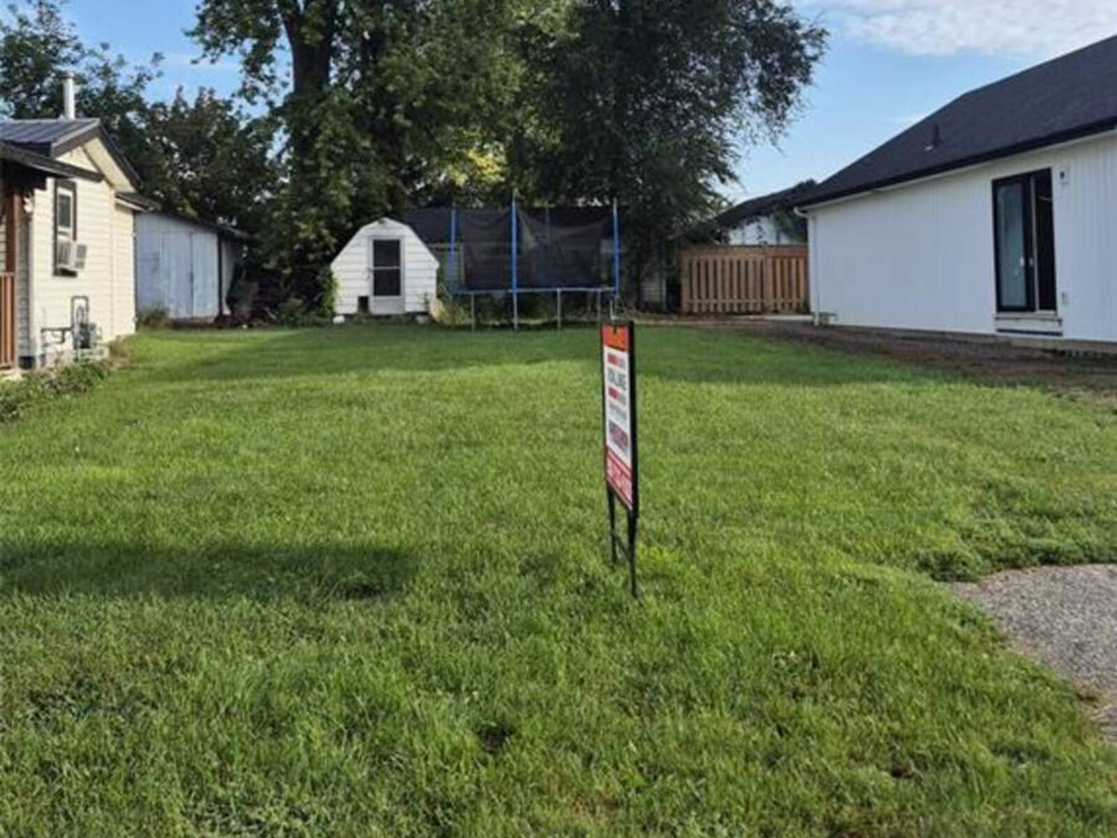 286 ERIEVIEW AVENUE, Kingsville, Ontario N9Y 1M4