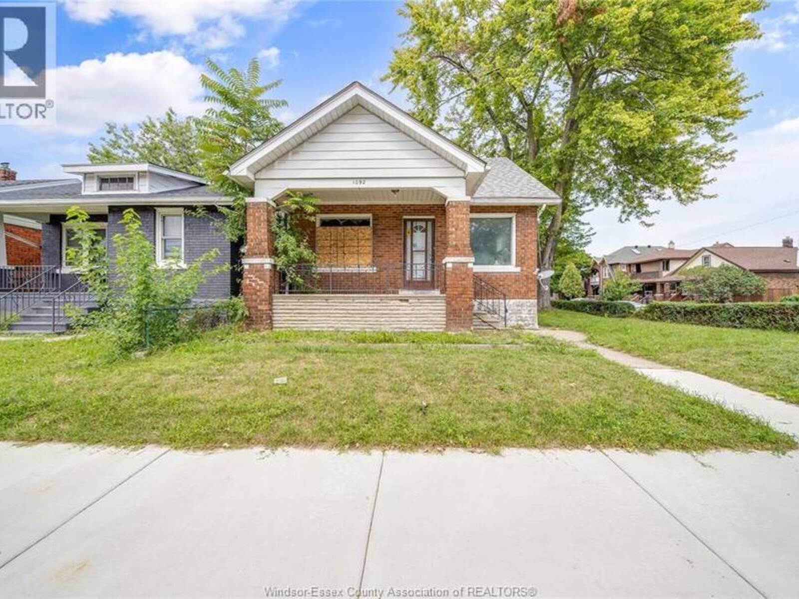 1092 ELLIS STREET East, Windsor, Ontario N8X 2J1