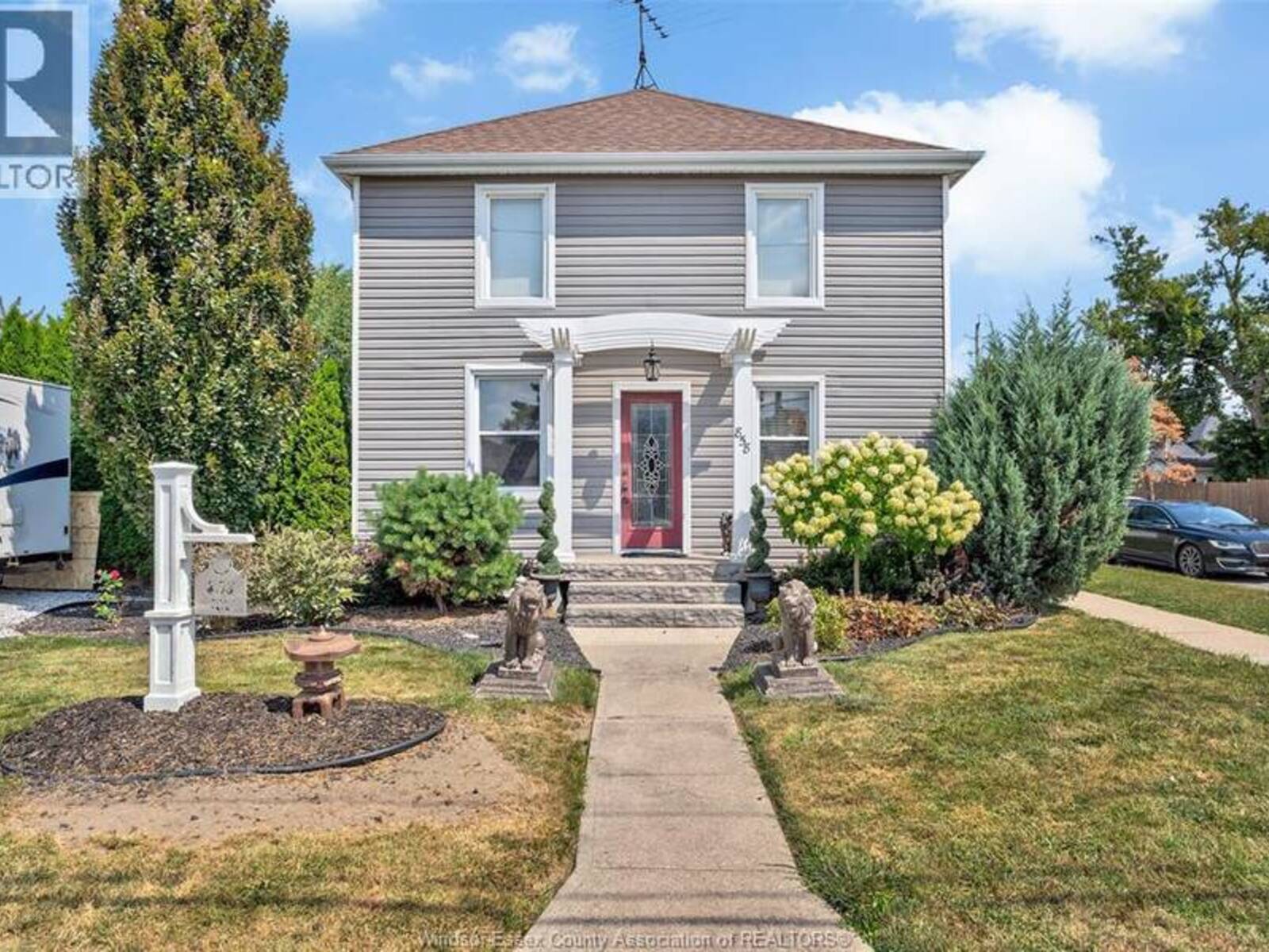 858 LESPERANCE, Tecumseh, Ontario M8N 1W7