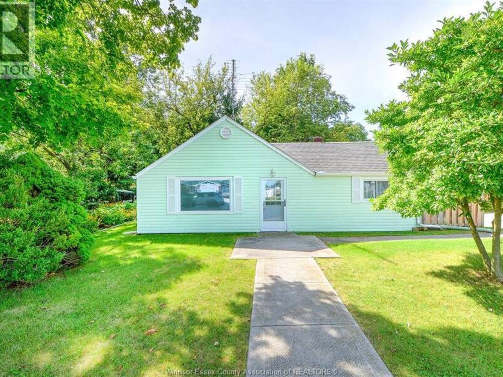 233 CENTRE STREET East, Harrow, Ontario N0R 1G0