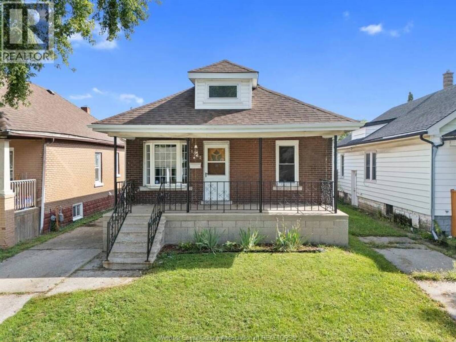 1052 Felix AVENUE, Windsor, Ontario N9C 3L5