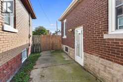 1052 Felix AVENUE | Windsor Ontario | Slide Image Ten