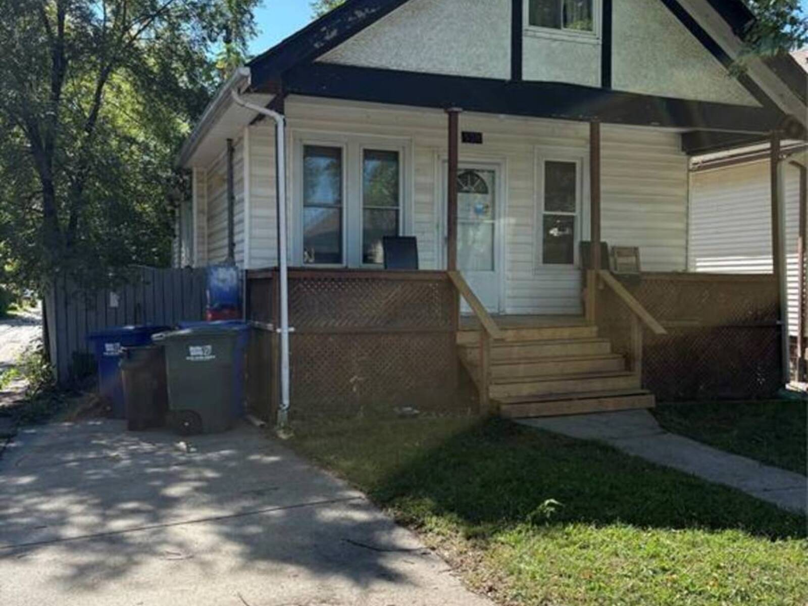 559 GROVE, Windsor, Ontario N9A 6G5