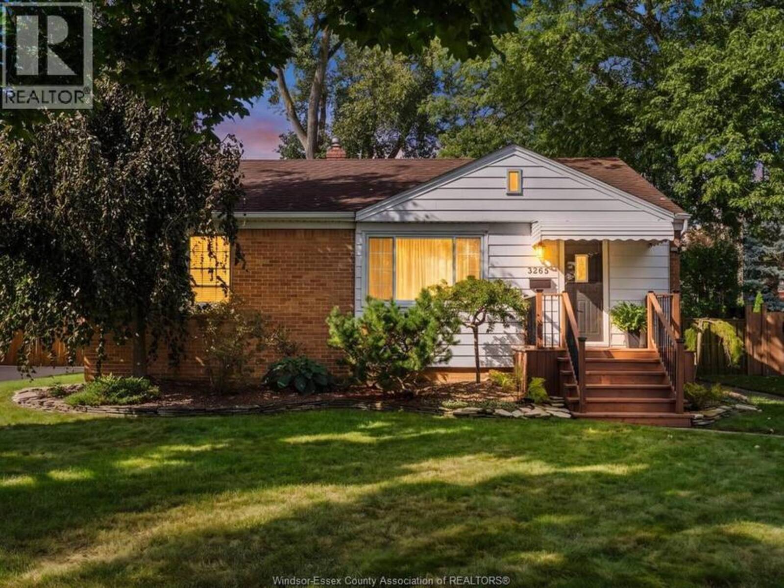 3265 Longfellow AVENUE, Windsor, Ontario N9E 2L7